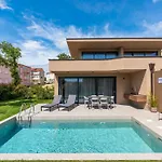 Quercus Village App 1 Mit Privatem Pool By Interhome Apartamento