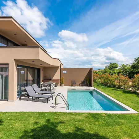 Quercus Village App 1 Mit Privatem Pool By Interhome * Karigador