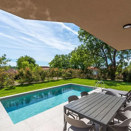Quercus Village App 1 Mit Privatem Pool By Interhome *