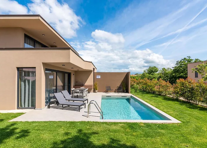 Quercus Village App 1 Mit Privatem Pool By Interhome * קריגדור